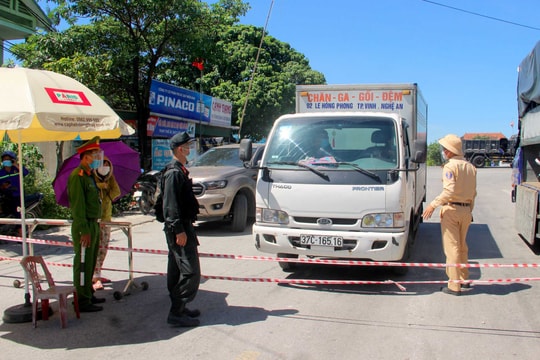 Cận cảnh các chốt kiểm soát tại cửa ngõ thành Vinh