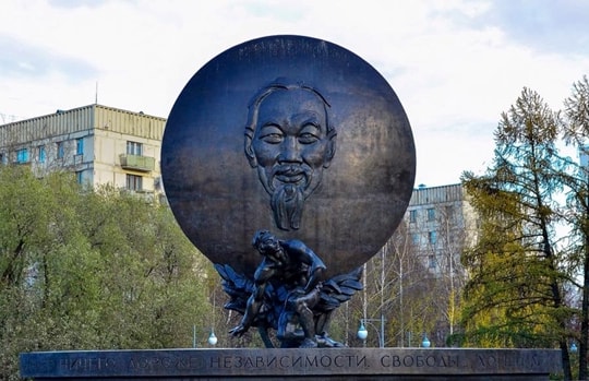 Bác Hồ trong mắt các nhà báo nước ngoài