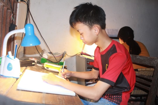 Hai nam sinh trường huyện chia sẻ bí quyết đạt điểm 10 môn Toán