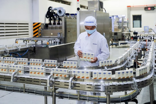 Vinamilk tiếp tục đứng 'top đầu' doanh nghiệp niêm yết tốt nhất Việt Nam