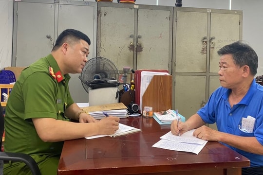 Công an Nghệ An thu giữ nhiều bìa đỏ, sổ tiết kiệm tại nhà đối tượng cho vay lãi nặng   