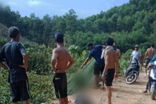 Trên đường đi hái chè về, hai mẹ con tử vong thương tâm