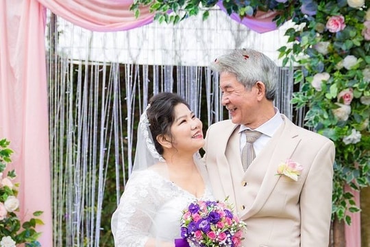 NSND Thanh Hoa sống an yên bên chồng kém 6 tuổi