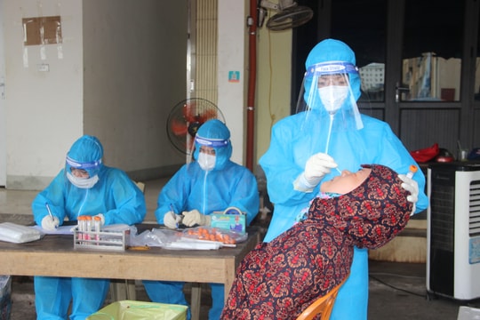 Sáng 26/6, Nghệ An phát hiện 3 ca nhiễm Covid-19 mới đều liên quan đến ổ dịch chợ đầu mối Vinh