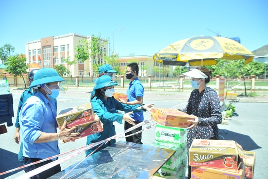 Cách ly nhưng không cách lòng