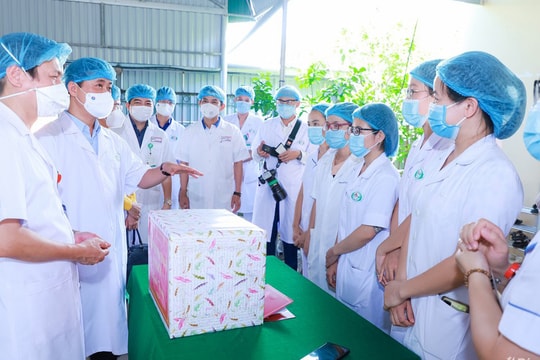 Video: Bí thư Tỉnh ủy Nghệ An thăm, động viên đội ngũ y, bác sỹ trên tuyến đầu chống dịch Covid -19