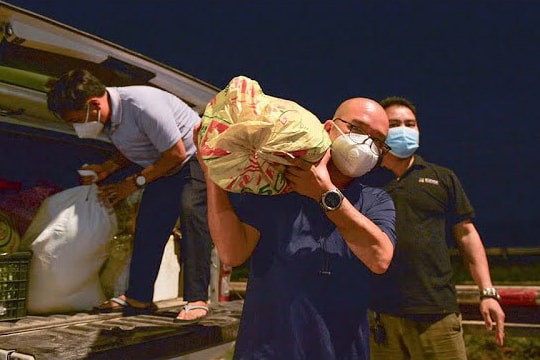 Những chuyến xe 0 đồng, vận chuyển và tiếp tế hàng miễn phí vào 'tâm dịch' 