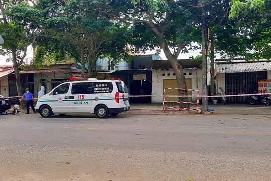  Lập chốt cách ly 20 hộ dân xã Hưng Đông (TP Vinh) liên quan ca nhiễm Covid - 19 mới 