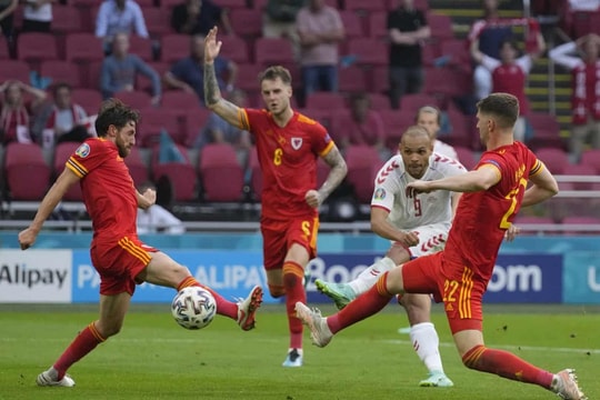 CLB Viettel thua đau đương kim vô địch châu Á; ‘Hủy diệt’ xứ Wales, Đan Mạch vào tứ kết Euro 2020