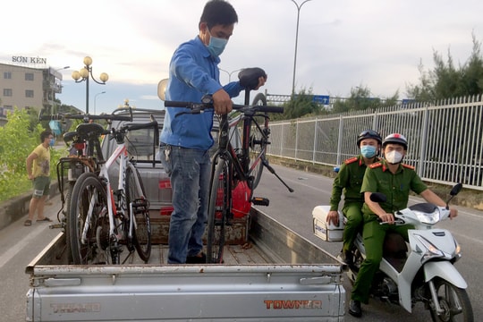 TP.Vinh tiếp tục xử phạt 10 trường hợp đạp xe tập thể dục, đi dạo theo Chỉ thị 16