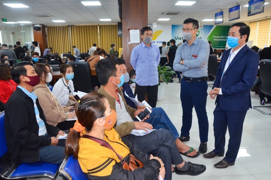 'Tinh giản ai khi 99% cán bộ, công chức hoàn thành tốt nhiệm vụ?'