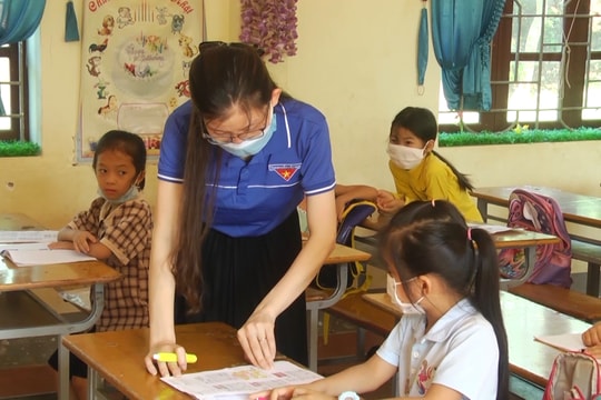 Học hè cùng Gia sư áo xanh trong 'mùa dịch'