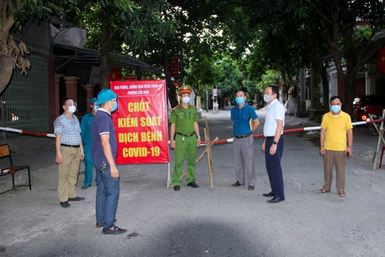 TP Vinh phong tỏa 48 hộ dân phường Cửa Nam liên quan đến ca nhiễm Covid-19 mới