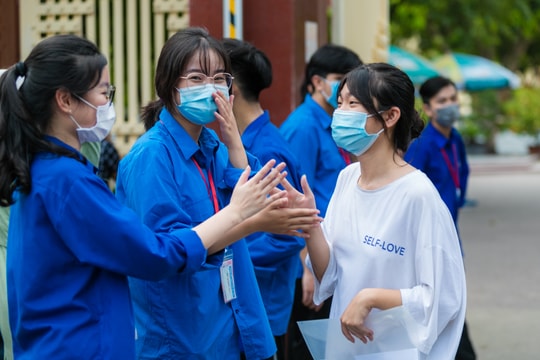 Công bố điểm trúng tuyển và thủ khoa vào Trường THPT chuyên Phan Bội Châu