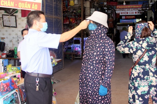 TP. Vinh siết chặt biện pháp phòng dịch tại các khu chợ được mở cửa trở lại