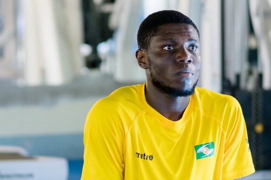 Olaha sẵn sàng tập luyện cùng với SLNA