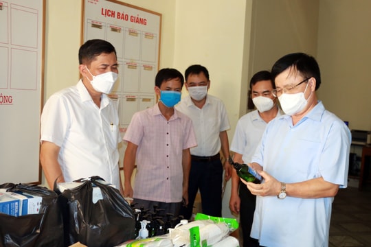 Phó Chủ tịch UBND tỉnh Bùi Đình Long kiểm tra công tác thi tại Quỳnh Lưu và Quỳ Hợp