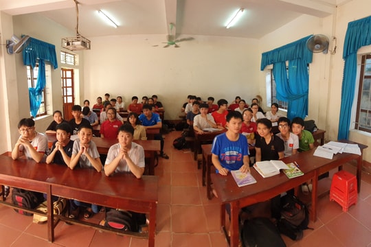 Lớp học trường huyện có 17 em đậu vào Trường chuyên Phan Bội Châu