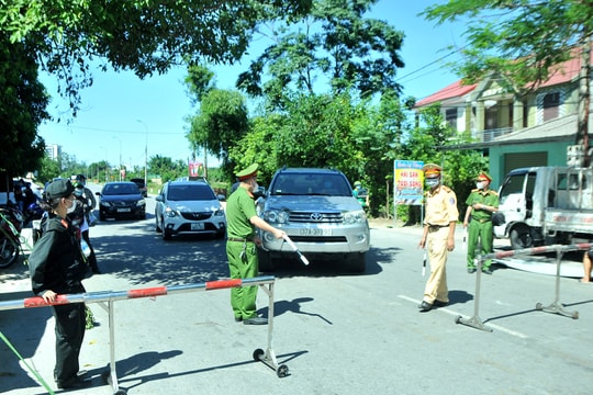 Tháo dỡ các chốt kiểm soát người nội tỉnh ra/vào TP Vinh từ 0h ngày 7/7