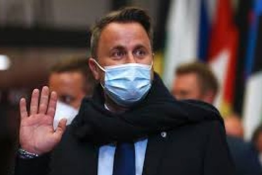 Mắc Covid-19 nặng, Thủ tướng Luxembourg nhập viện