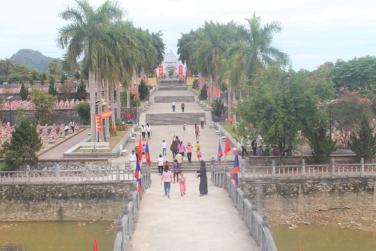 Lặng thầm nghề quản trang