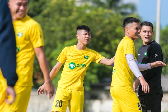 V.League 2021 lùi lịch và vấn đề của SLNA