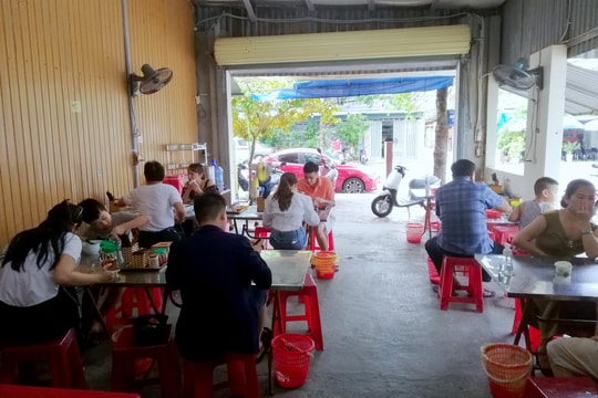 Hàng quán thành Vinh đồng loạt mở cửa trở lại