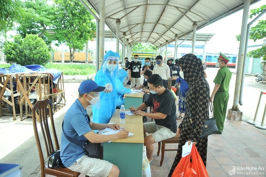 43 hành khách cùng chuyến tàu với 2 bệnh nhân Covid-19 tại Diễn Châu đã xuống Ga Vinh