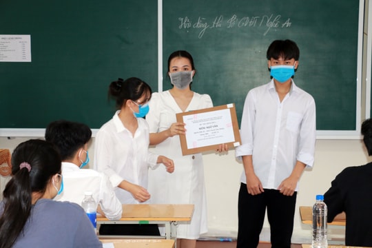 Nữ sinh Trường THPT chuyên Phan Bội Châu đạt thủ khoa khối C toàn quốc