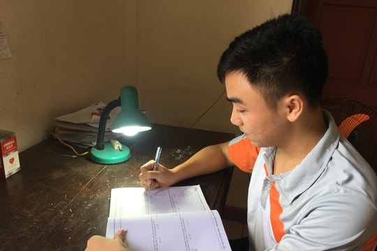 Hai thí sinh Nghệ An đạt điểm 10 môn Toán không học lò luyện thi