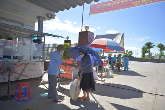 Nhiều tỉnh đề nghị kéo dài thời gian thực hiện Chỉ thị 16