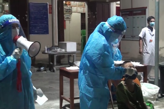 Ổ dịch BVĐK Minh An (Quỳnh Lưu) phức tạp, hàng ngàn người lấy mẫu xét nghiệm Covid-19 xuyên đêm
