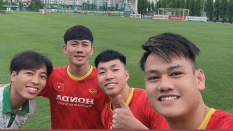 Tiến Anh, Minh Vương, Tấn Tài sớm lao vào tập luyện ở Hà Nội;HLV Kiatisak khăn gói về Thái Lan 