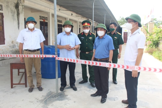 Giám đốc Sở Y tế Nghệ An kiểm tra công tác phòng, chống dịch tại các khu cách ly huyện Quỳnh Lưu