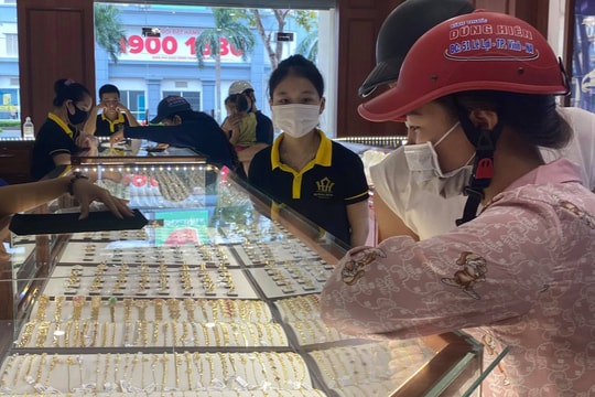 Giá vàng 'nhảy múa', thị trường Nghệ An giao dịch trầm lắng