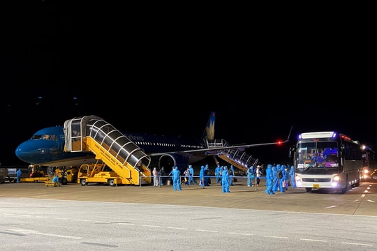 Hơn 200 công dân huyện Nghi Lộc ở miền Nam được miễn phí vé máy bay về quê