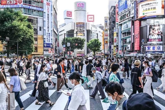 Cảnh báo biến thể mới nguy hiểm hơn Delta; 6 tỉnh của Nhật được đặt dưới tình trạng khẩn cấp