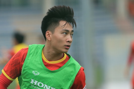 Hồ Tuấn Tài: 'Ai có quyết tâm và tự tin, sẽ giành được vị trí đá chính'