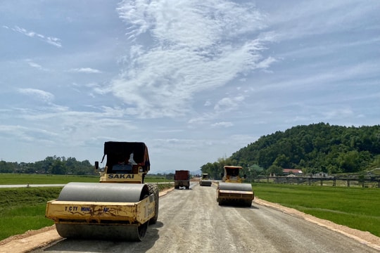 Tiến độ 'vàng' trên tuyến nâng cấp Quốc lộ 15A