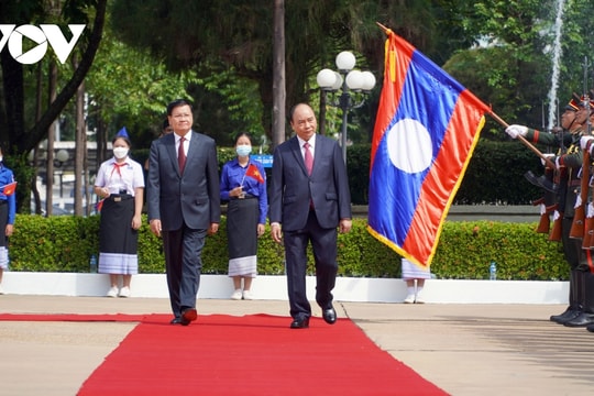 Lễ đón trọng thể Chủ tịch nước Nguyễn Xuân Phúc thăm hữu nghị chính thức Lào
