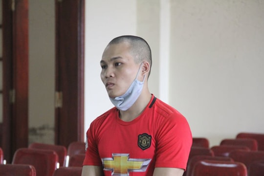 Gã anh trai nhẫn tâm và người em gái nhỏ bất hạnh