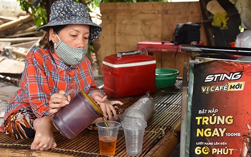 Cô gái nhiễm chất độc da cam vượt qua nỗi đau tật nguyền