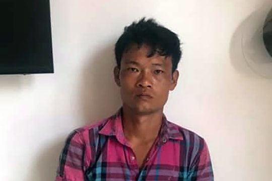 Ăn trộm xe đạp điện khi chủ nhân đang mải tắm sông