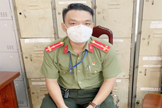 Lộ việc giả cảnh sát sau khi đăng tin sai sự thật trên mạng