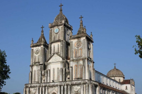 Lãnh đạo tỉnh Nghệ An chúc mừng Tòa Giám mục Giáo phận Vinh nhân dịp Lễ Quan thầy