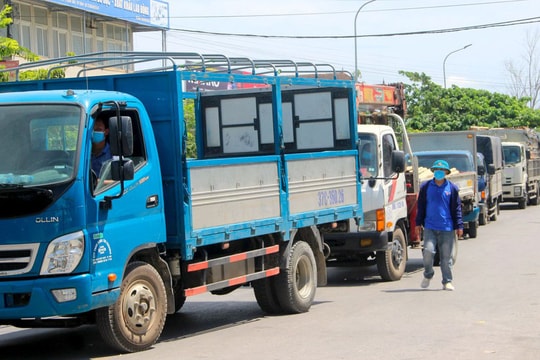 Đi qua chốt, lái xe phải có Giấy xét nghiệm SARS-CoV-2 âm tính trong thời hạn 72h