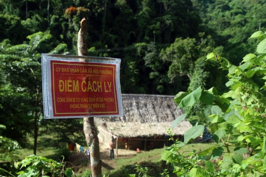 Xã 'ốc đảo' Hữu Khuông trưng dụng nhà sàn bỏ trống làm nơi cách ly