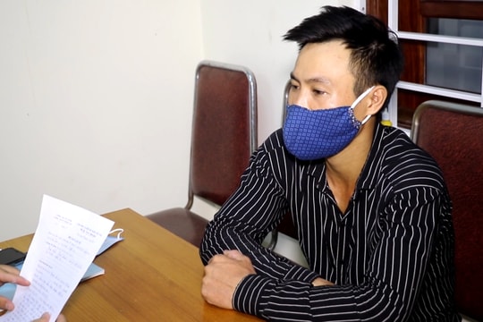 Lén lút đưa người qua chốt kiểm soát dịch vào thành phố chỉ với 30 nghìn đồng tiền công