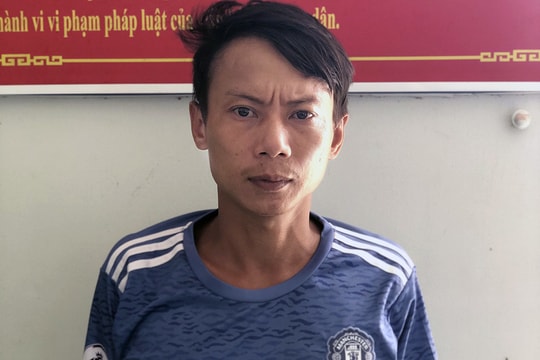 Vợ không được ra khỏi khu phong tỏa, người chồng chém 2 bảo vệ dân phố