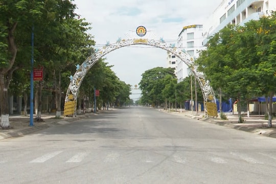 Thị xã Cửa Lò ngày đầu thực hiện Chỉ thị 16: Hỗ trợ thực phẩm cho hộ dân khó khăn